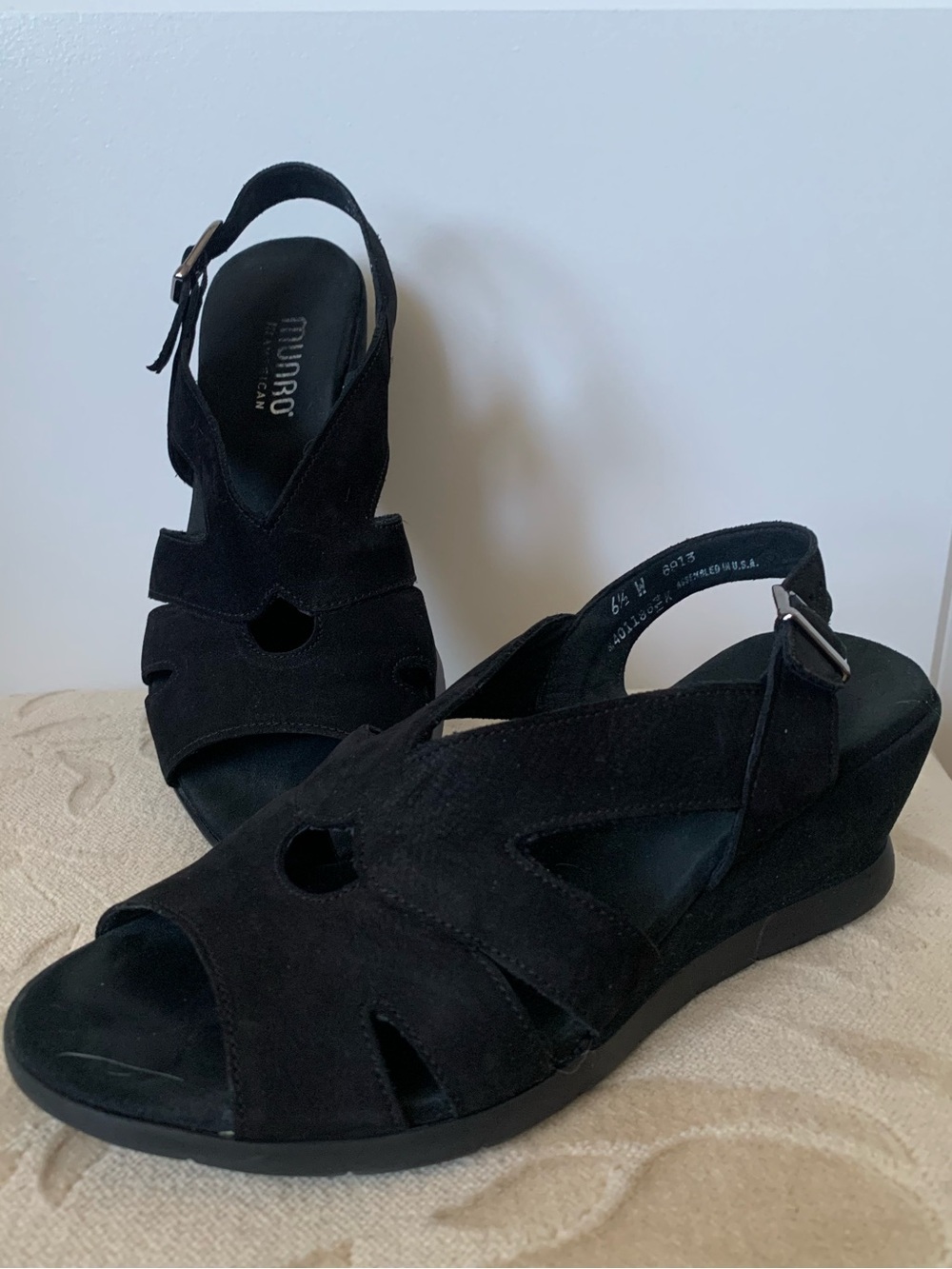 Munro American Nubuck Wedge Slingback Sandals Black Size 6.5